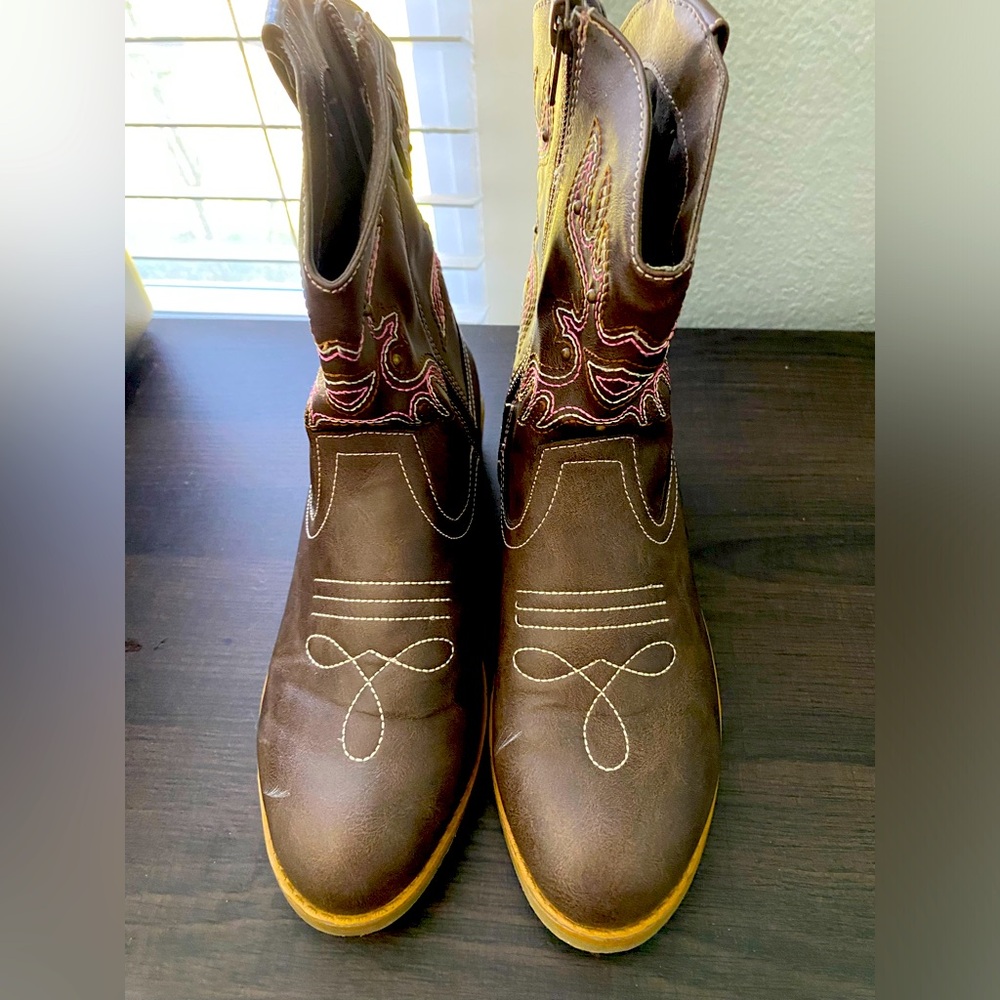 GIRL COW BOOTS